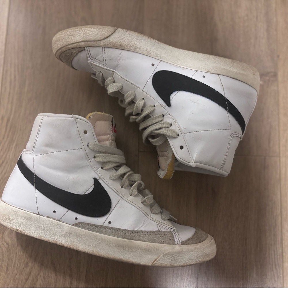 👟 Womens Nike Blazers high top style